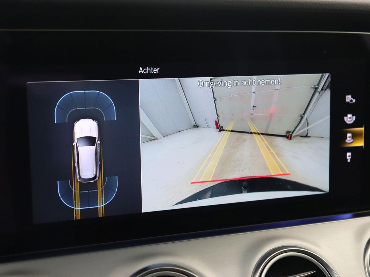 Mercedes-Benz E-Klasse 300e AMG | Trekhaak | Stoelverwarming | Camera | Carplay | Leder/Alcantara | Navigatie | Widescreen | Full LED | Sfeerverlichting | PHEV | Plug In