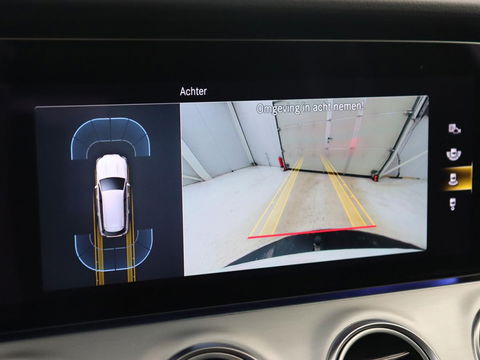 Mercedes-Benz E-Klasse 300e AMG | Trekhaak | Stoelverwarming | Camera | Carplay | Leder/Alcantara | Navigatie | Widescreen | Full LED | Sfeerverlichting | PHEV | Plug In