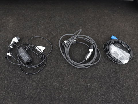 Mercedes-Benz E-Klasse 300e AMG | Trekhaak | Stoelverwarming | Camera | Carplay | Leder/Alcantara | Navigatie | Widescreen | Full LED | Sfeerverlichting | PHEV | Plug In