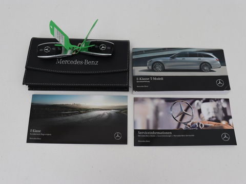 Mercedes-Benz E-Klasse 300e AMG | Trekhaak | Stoelverwarming | Camera | Carplay | Leder/Alcantara | Navigatie | Widescreen | Full LED | Sfeerverlichting | PHEV | Plug In