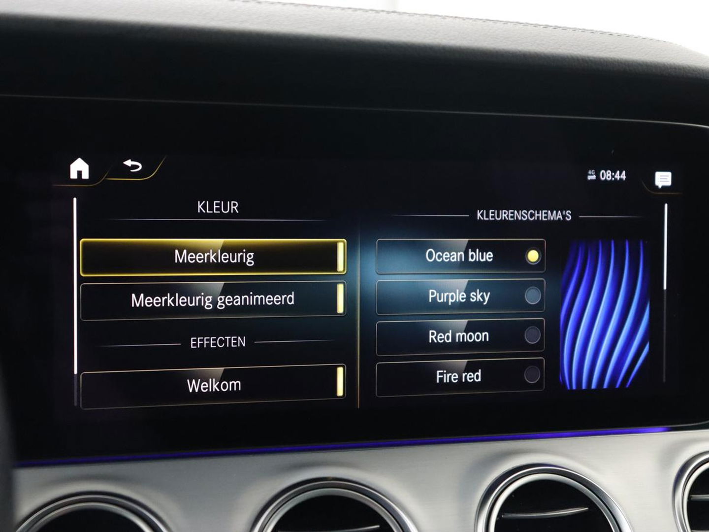 Mercedes-Benz E-Klasse 300e AMG | Trekhaak | Stoelverwarming | Camera | Carplay | Leder/Alcantara | Navigatie | Widescreen | Full LED | Sfeerverlichting | PHEV | Plug In