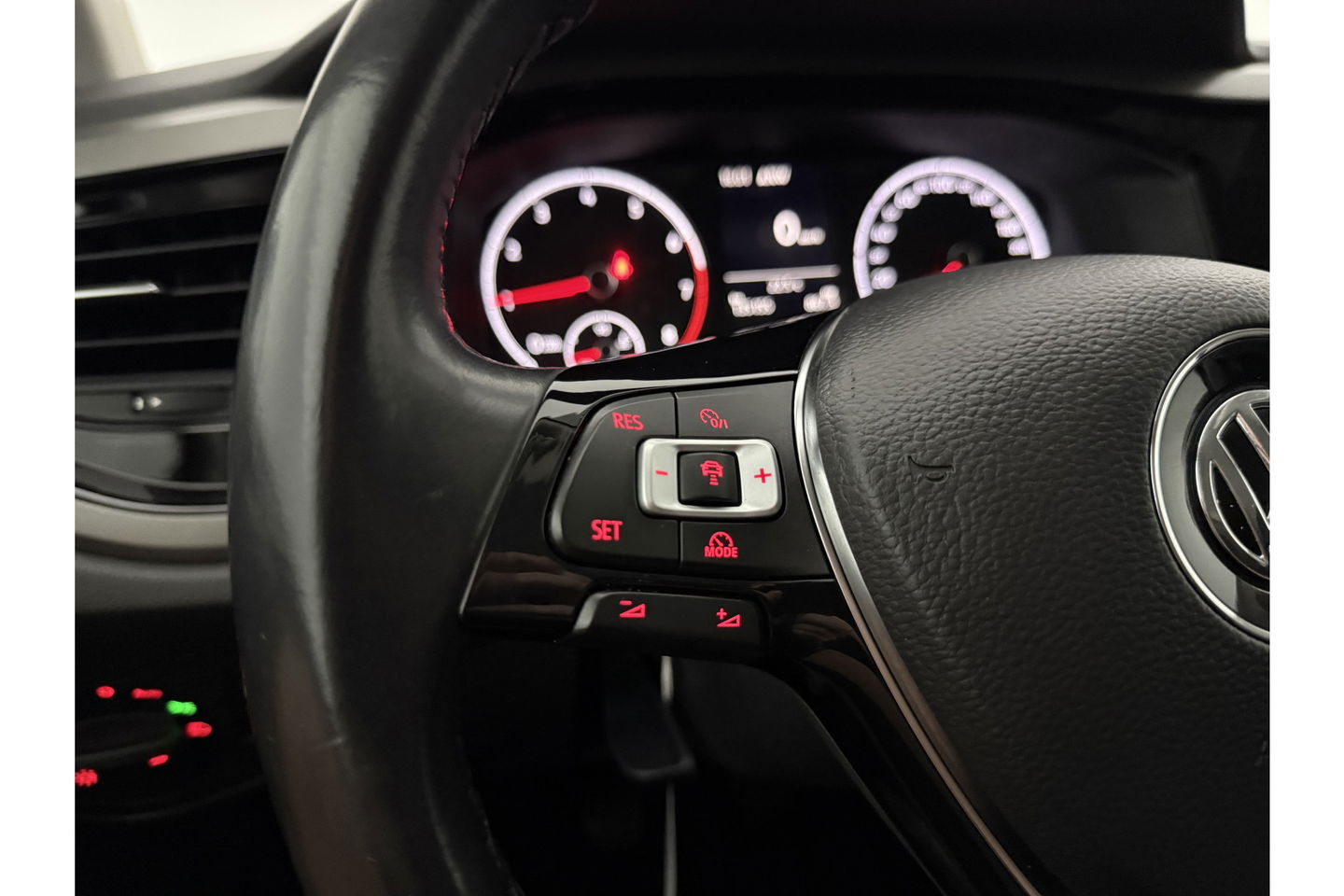 Volkswagen Polo 1.0 TSI Airco Carplay Cruise LED 17"LMV Navigatie Elektrpakket