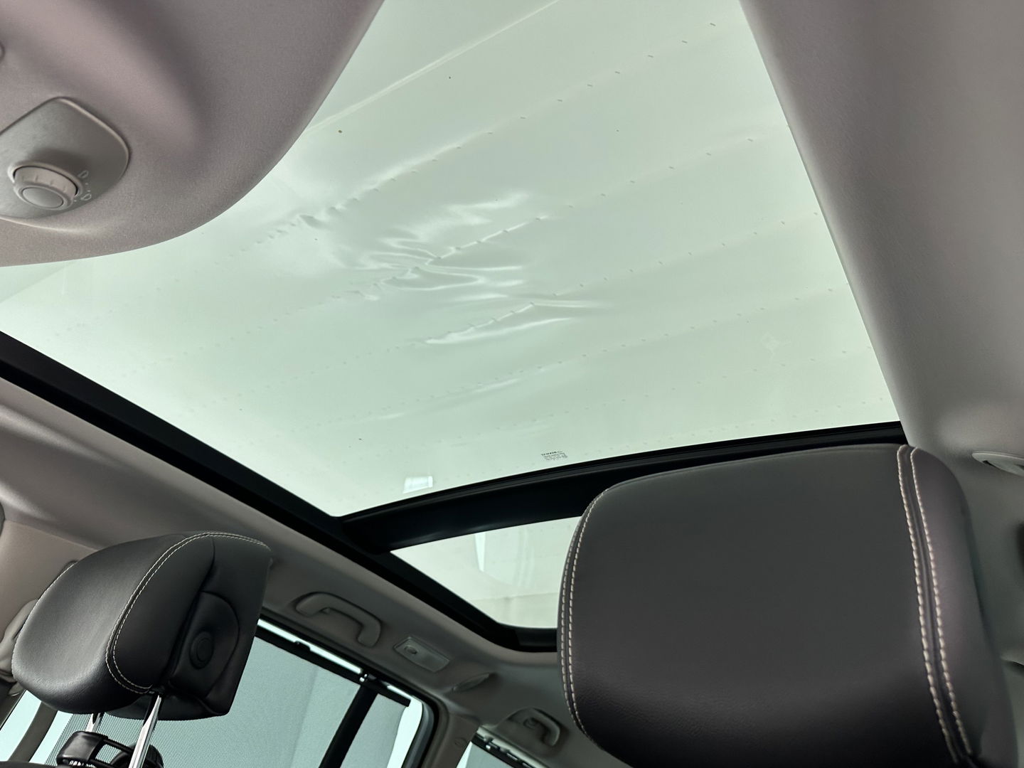 Renault Grand Espace 2.0 dCi Initiale [ 7-Pers ] Aut. *PANO | LEATHER-VELOURS | BI-XENON | NAVI-FULLMAP | CAMERA | HEATED-COMFORTSEATS | ECC | ENTERTAINMENT-PACK | PDC | CRUISE | PRIVACY-GLASS | 17''ALU*