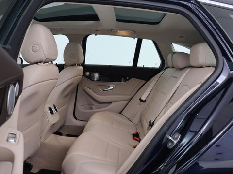 Mercedes-Benz C-Klasse 300e Avantgarde Luxury | Panoramadak | Luchtvering | Burmester | Stuurverwarming | 360 Camera | Leder | Stoelverwarming | Memory | Carplay | Sfeerverlichting | Matrix LED | PHEV | Plug In