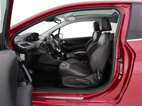 Peugeot 208 1.6 BlueHDi GT-line *PANO | LEATHER-FABRIC | JBL-AUDIO | HEATED-SPORTSEATS | NAVI-FULLMAP | CAMERA | DAB+ | PRIVACY-GLASS | TOWBAR | 17''ALU*
