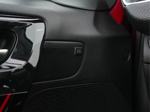 Peugeot 208 1.6 BlueHDi GT-line *PANO | LEATHER-FABRIC | JBL-AUDIO | HEATED-SPORTSEATS | NAVI-FULLMAP | CAMERA | DAB+ | PRIVACY-GLASS | TOWBAR | 17''ALU*