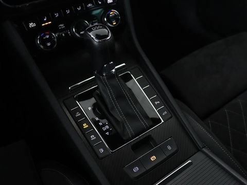 Škoda Superb 1.4 TSI iV Sportline | Panoramadak | Stoelverwarming | Adaptive cruise | Alcantara | Sfeerverlichting | Camera | Virtual Cockpit | Matrix LED | PHEV | Plug In