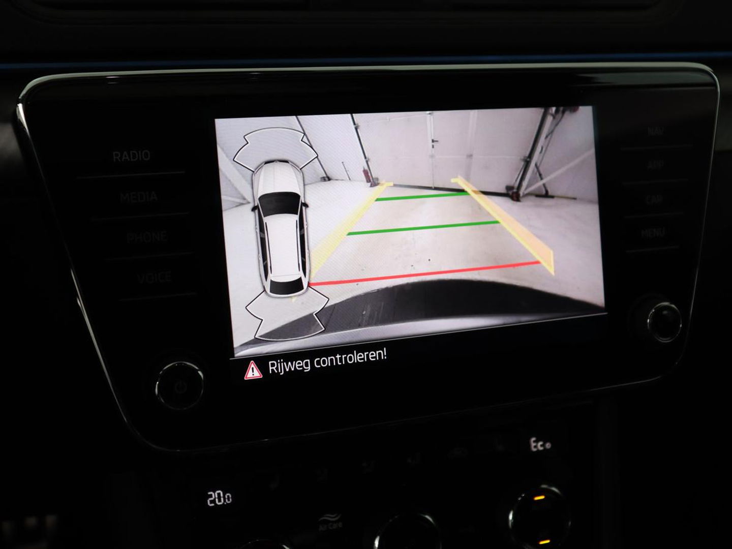 Škoda Superb 1.4 TSI iV Sportline | Panoramadak | Stoelverwarming | Adaptive cruise | Alcantara | Sfeerverlichting | Camera | Virtual Cockpit | Matrix LED | PHEV | Plug In