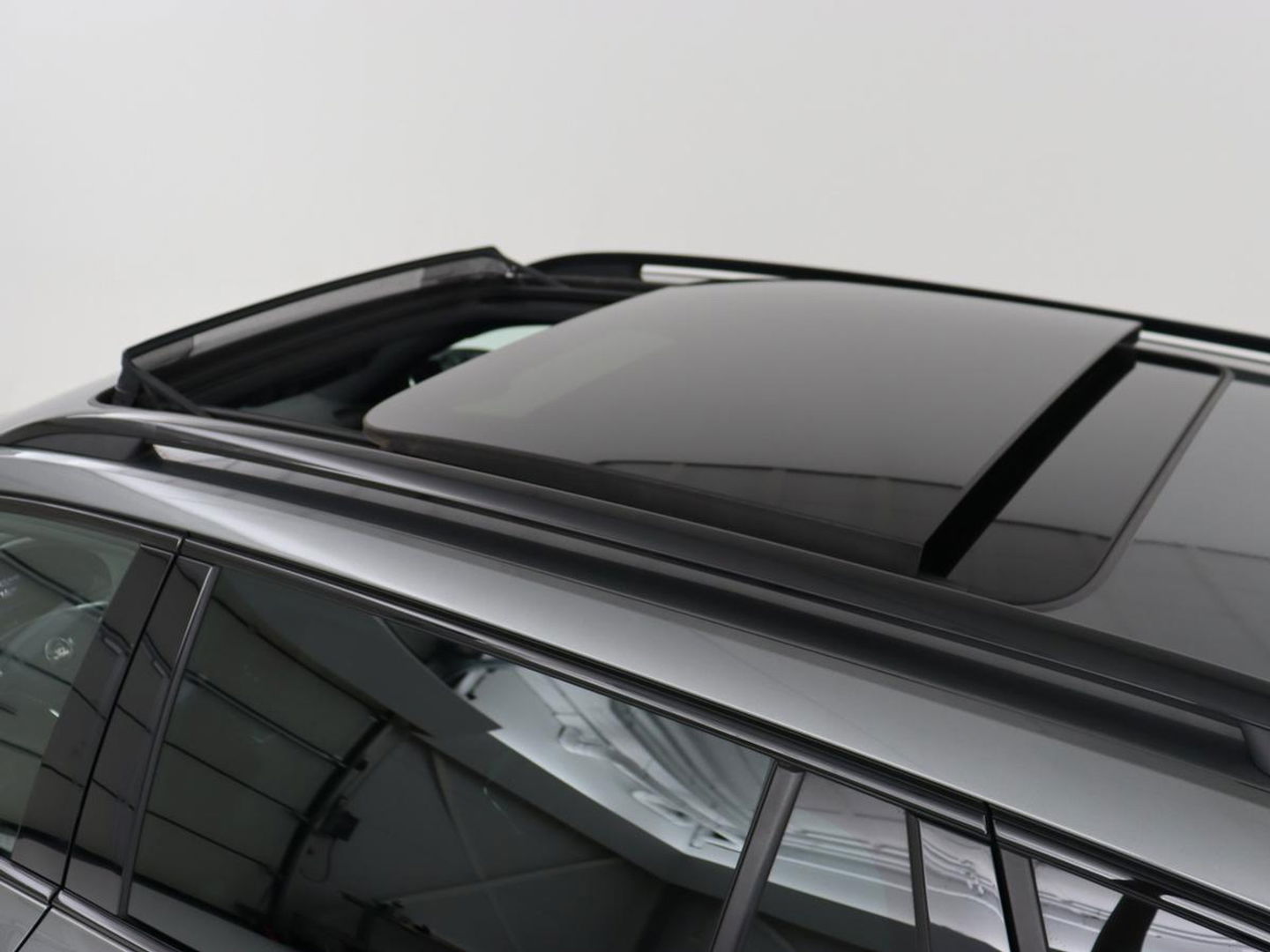 Škoda Superb 1.4 TSI iV Sportline | Panoramadak | Stoelverwarming | Adaptive cruise | Alcantara | Sfeerverlichting | Camera | Virtual Cockpit | Matrix LED | PHEV | Plug In