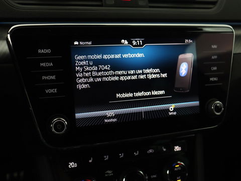Škoda Superb 1.4 TSI iV Sportline | Panoramadak | Stoelverwarming | Adaptive cruise | Alcantara | Sfeerverlichting | Camera | Virtual Cockpit | Matrix LED | PHEV | Plug In