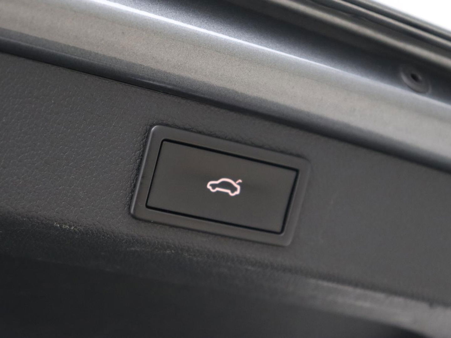 Škoda Superb 1.4 TSI iV Sportline | Panoramadak | Stoelverwarming | Adaptive cruise | Alcantara | Sfeerverlichting | Camera | Virtual Cockpit | Matrix LED | PHEV | Plug In