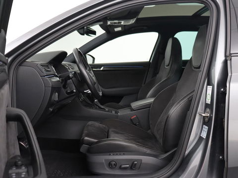 Škoda Superb 1.4 TSI iV Sportline | Panoramadak | Stoelverwarming | Adaptive cruise | Alcantara | Sfeerverlichting | Camera | Virtual Cockpit | Matrix LED | PHEV | Plug In