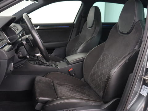 Škoda Superb 1.4 TSI iV Sportline | Panoramadak | Stoelverwarming | Adaptive cruise | Alcantara | Sfeerverlichting | Camera | Virtual Cockpit | Matrix LED | PHEV | Plug In
