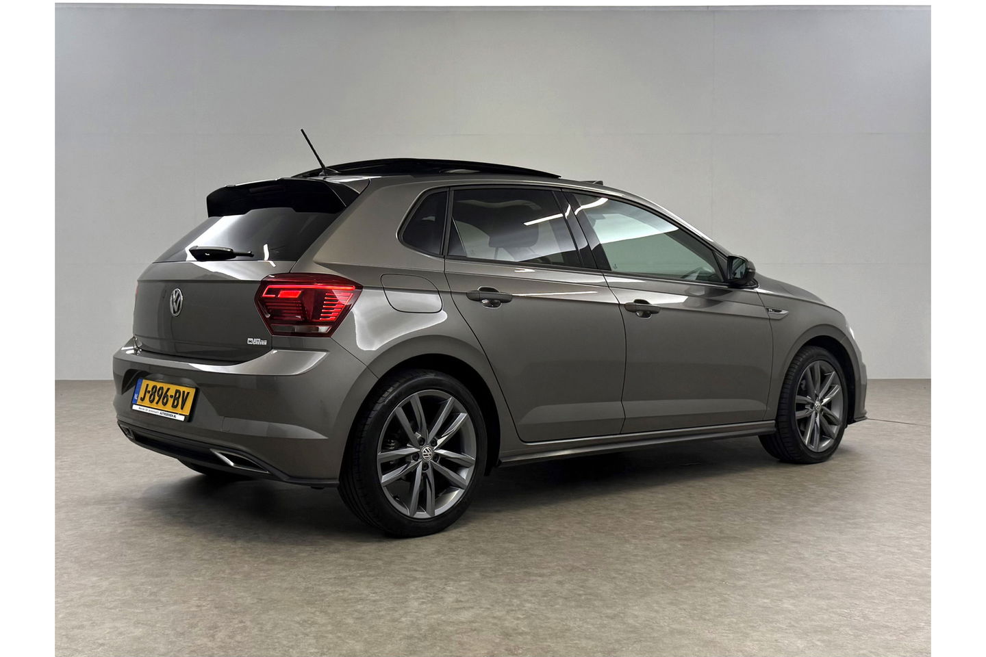 Volkswagen Polo 1.5 TSI R-line 150PK DSG Pano LED ACC Carplay Clima Navi 17"LMV