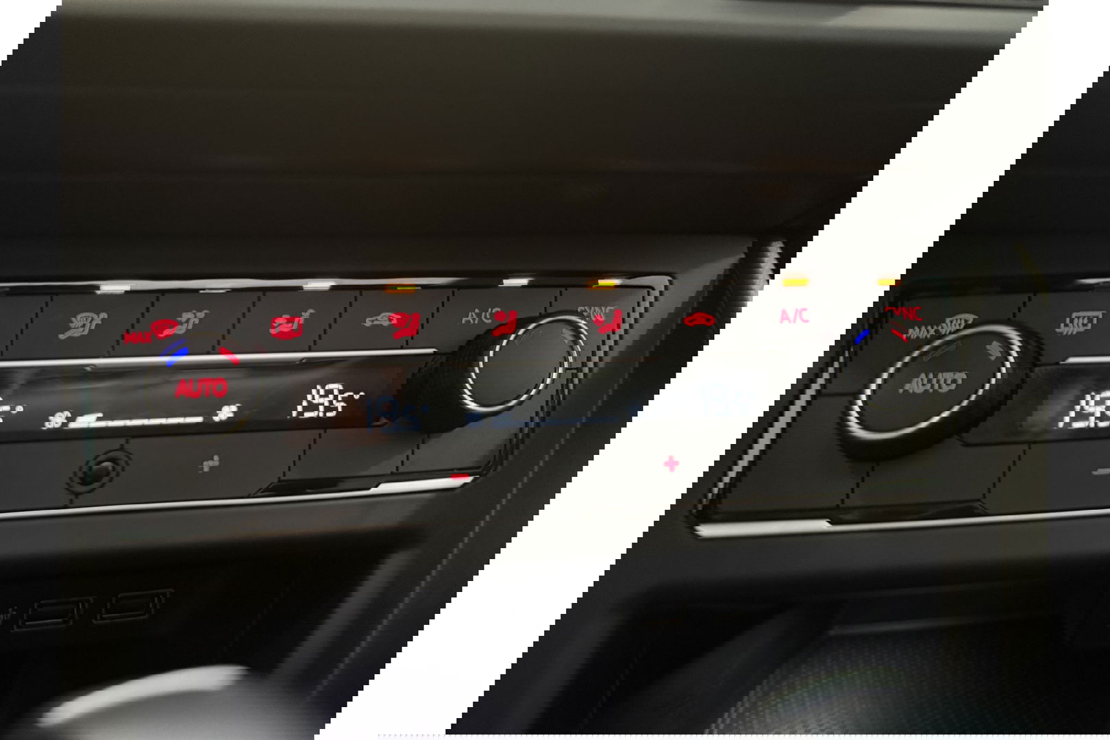 Volkswagen Polo 1.5 TSI R-line 150PK DSG Pano LED ACC Carplay Clima Navi 17"LMV