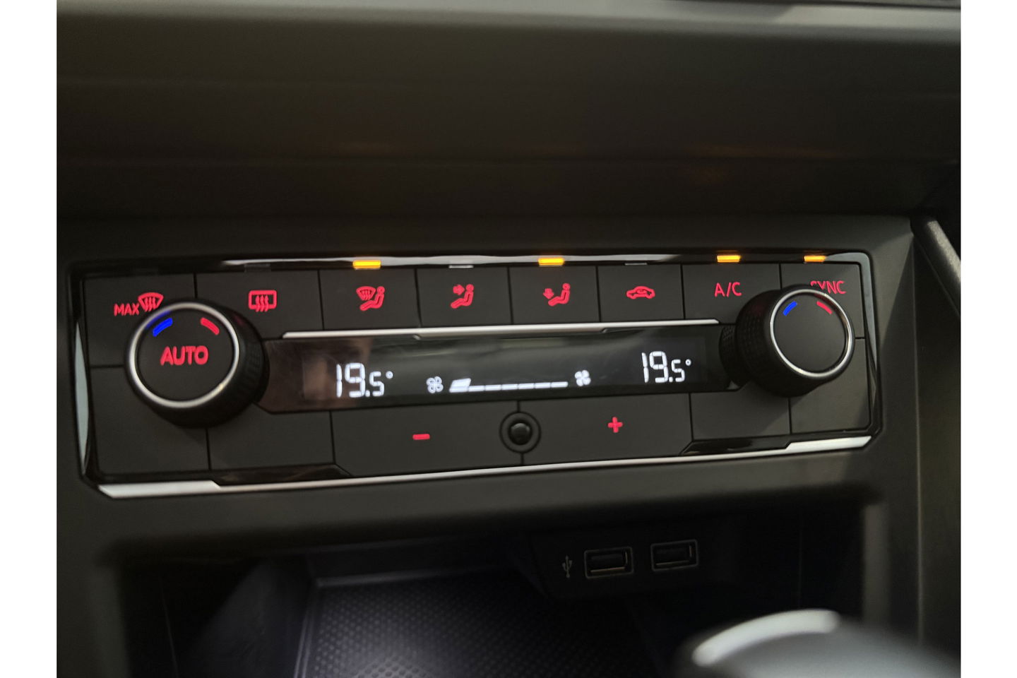 Volkswagen Polo 1.5 TSI R-line 150PK DSG Pano LED ACC Carplay Clima Navi 17"LMV