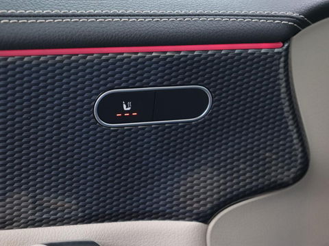 Mercedes-Benz CLA-Klasse Shooting Brake 180 Luxury Line | Leder | Adaptive cruise | Stoelverwarming | Camera | Matrix LED | Carplay | Sfeerverlichting | Widescreen | Keyless
