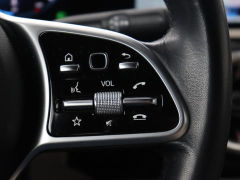 Mercedes-Benz CLA-Klasse Shooting Brake 180 Luxury Line | Leder | Adaptive cruise | Stoelverwarming | Camera | Matrix LED | Carplay | Sfeerverlichting | Widescreen | Keyless