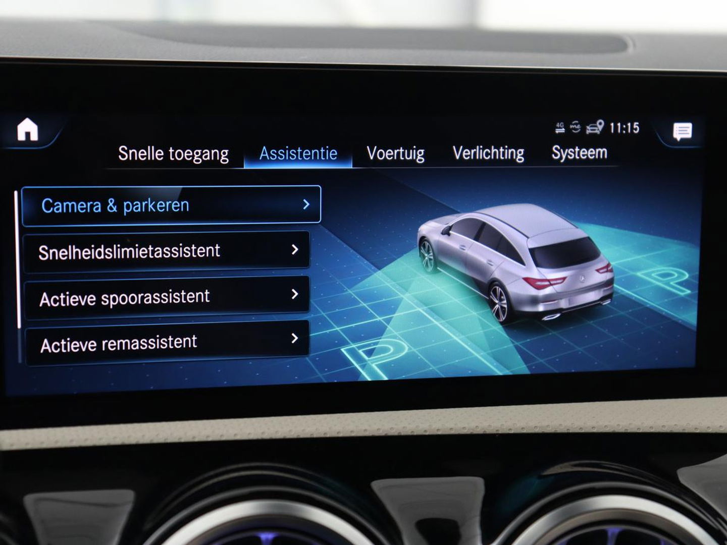 Mercedes-Benz CLA-Klasse Shooting Brake 180 Luxury Line | Leder | Adaptive cruise | Stoelverwarming | Camera | Matrix LED | Carplay | Sfeerverlichting | Widescreen | Keyless
