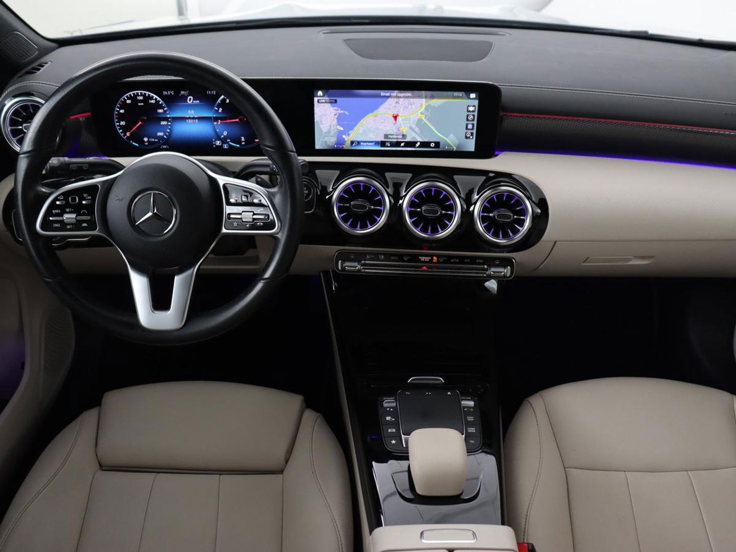 Mercedes-Benz CLA-Klasse Shooting Brake 180 Luxury Line | Leder | Adaptive cruise | Stoelverwarming | Camera | Matrix LED | Carplay | Sfeerverlichting | Widescreen | Keyless