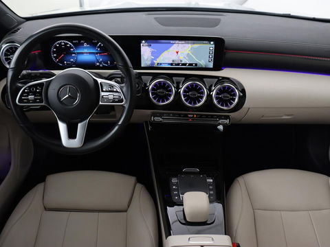 Mercedes-Benz CLA-Klasse Shooting Brake 180 Luxury Line | Leder | Adaptive cruise | Stoelverwarming | Camera | Matrix LED | Carplay | Sfeerverlichting | Widescreen | Keyless
