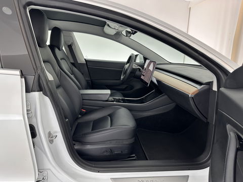 Tesla Model 3 Standard RWD Plus 60 kWh [ 3-Fase ] (INCL-BTW) Aut. *PANO | AUTO-PILOT | LUXURY-LEATHER | KEYLESS | FULL-LED | MEMORY-PACK | SURROUND-VIEW | DAB | CARPLAY | DIGI-COCKPIT | LANE-ASSIST | COMFORT-SEATS | 18"ALU*