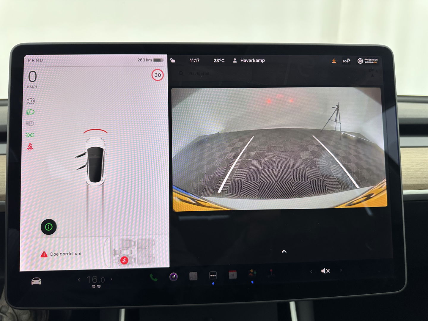 Tesla Model 3 Standard RWD Plus 60 kWh [ 3-Fase ] (INCL-BTW) Aut. *PANO | AUTO-PILOT | LUXURY-LEATHER | KEYLESS | FULL-LED | MEMORY-PACK | SURROUND-VIEW | DAB | CARPLAY | DIGI-COCKPIT | LANE-ASSIST | COMFORT-SEATS | 18"ALU*