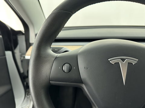 Tesla Model 3 Standard RWD Plus 60 kWh [ 3-Fase ] (INCL-BTW) Aut. *PANO | AUTO-PILOT | LUXURY-LEATHER | KEYLESS | FULL-LED | MEMORY-PACK | SURROUND-VIEW | DAB | CARPLAY | DIGI-COCKPIT | LANE-ASSIST | COMFORT-SEATS | 18"ALU*