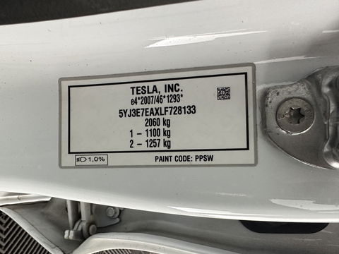 Tesla Model 3 Standard RWD Plus 60 kWh [ 3-Fase ] (INCL-BTW) Aut. *PANO | AUTO-PILOT | LUXURY-LEATHER | KEYLESS | FULL-LED | MEMORY-PACK | SURROUND-VIEW | DAB | CARPLAY | DIGI-COCKPIT | LANE-ASSIST | COMFORT-SEATS | 18"ALU*