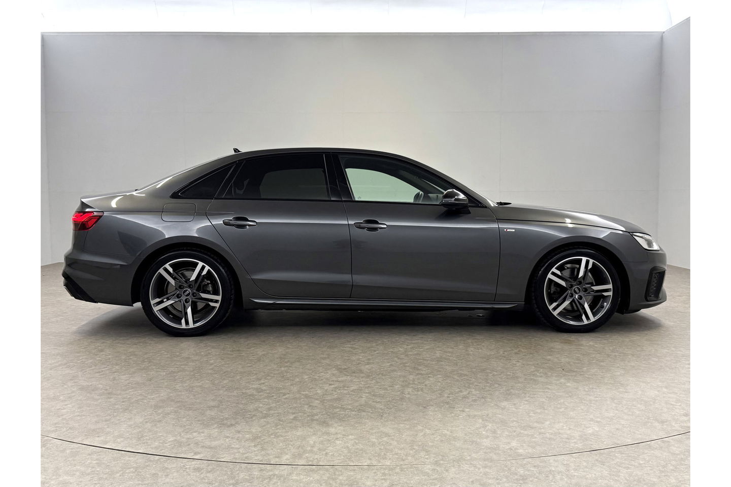 Audi A4 35 TFSI 150PK S-Line LED Virtual Sfeer Carplay Clima Cruise Navi PDC 18''LMV