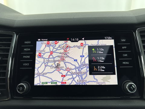 Škoda Kodiaq 1.5 TSI Sportline Business Aut. *PANO | LEATHER-ALCANTARA | FULL-LED | MEMORY-PACK | CANTON-SOUND | CAMERA | KEYLESS | DIGI-COCKPIT | SPORTSEATS | DAB+ | AMBIENT-LIGHT | CARBON | TOWBAR | 20''ALU*