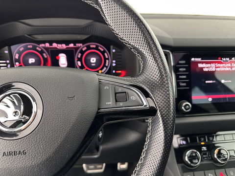 Škoda Kodiaq 1.5 TSI Sportline Business Aut. *PANO | LEATHER-ALCANTARA | FULL-LED | MEMORY-PACK | CANTON-SOUND | CAMERA | KEYLESS | DIGI-COCKPIT | SPORTSEATS | DAB+ | AMBIENT-LIGHT | CARBON | TOWBAR | 20''ALU*