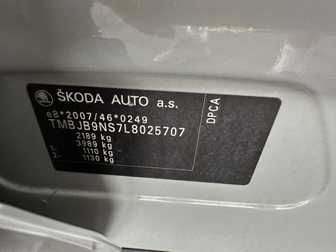 Škoda Kodiaq 1.5 TSI Sportline Business Aut. *PANO | LEATHER-ALCANTARA | FULL-LED | MEMORY-PACK | CANTON-SOUND | CAMERA | KEYLESS | DIGI-COCKPIT | SPORTSEATS | DAB+ | AMBIENT-LIGHT | CARBON | TOWBAR | 20''ALU*