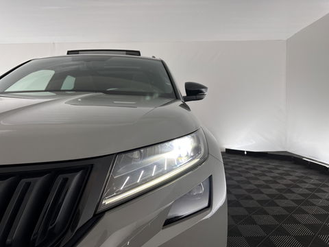 Škoda Kodiaq 1.5 TSI Sportline Business Aut. *PANO | LEATHER-ALCANTARA | FULL-LED | MEMORY-PACK | CANTON-SOUND | CAMERA | KEYLESS | DIGI-COCKPIT | SPORTSEATS | DAB+ | AMBIENT-LIGHT | CARBON | TOWBAR | 20''ALU*