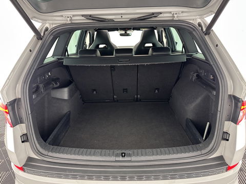 Škoda Kodiaq 1.5 TSI Sportline Business Aut. *PANO | LEATHER-ALCANTARA | FULL-LED | MEMORY-PACK | CANTON-SOUND | CAMERA | KEYLESS | DIGI-COCKPIT | SPORTSEATS | DAB+ | AMBIENT-LIGHT | CARBON | TOWBAR | 20''ALU*