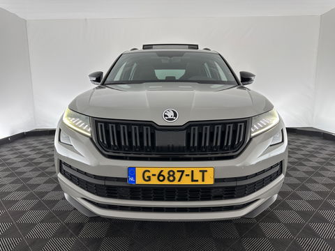 Škoda Kodiaq 1.5 TSI Sportline Business Aut. *PANO | LEATHER-ALCANTARA | FULL-LED | MEMORY-PACK | CANTON-SOUND | CAMERA | KEYLESS | DIGI-COCKPIT | SPORTSEATS | DAB+ | AMBIENT-LIGHT | CARBON | TOWBAR | 20''ALU*