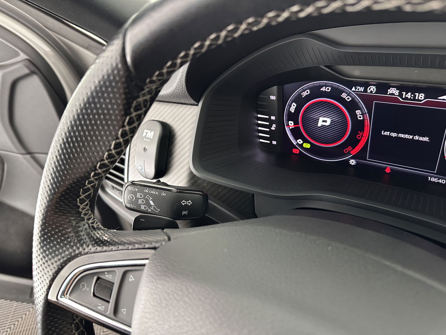 Škoda Kodiaq 1.5 TSI Sportline Business Aut. *PANO | LEATHER-ALCANTARA | FULL-LED | MEMORY-PACK | CANTON-SOUND | CAMERA | KEYLESS | DIGI-COCKPIT | SPORTSEATS | DAB+ | AMBIENT-LIGHT | CARBON | TOWBAR | 20''ALU*