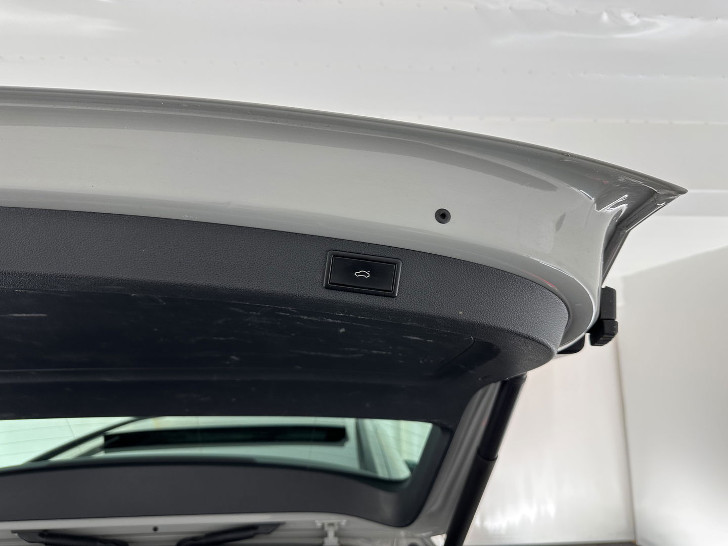 Škoda Kodiaq 1.5 TSI Sportline Business Aut. *PANO | LEATHER-ALCANTARA | FULL-LED | MEMORY-PACK | CANTON-SOUND | CAMERA | KEYLESS | DIGI-COCKPIT | SPORTSEATS | DAB+ | AMBIENT-LIGHT | CARBON | TOWBAR | 20''ALU*