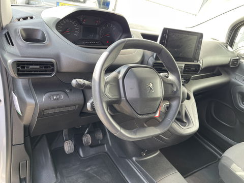 Peugeot Partner 1.5 BlueHDI Premium / vaste prijs rijklaar € 12.750 ex btw / lease vanaf € 215 / euro 6 diesel / bpm vrij / airco / cruise / trekhaak / schuifdeur !
