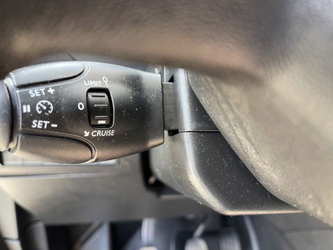 Peugeot Partner 1.5 BlueHDI Premium / vaste prijs rijklaar € 12.750 ex btw / lease vanaf € 215 / euro 6 diesel / bpm vrij / airco / cruise / trekhaak / schuifdeur !