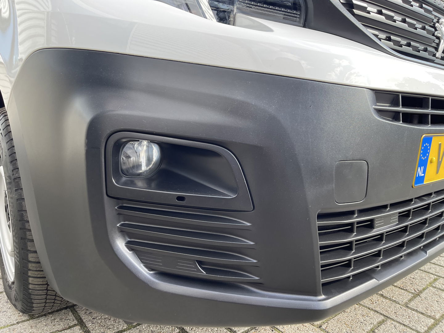 Peugeot Partner 1.5 BlueHDI Premium / vaste prijs rijklaar € 12.750 ex btw / lease vanaf € 215 / euro 6 diesel / bpm vrij / airco / cruise / trekhaak / schuifdeur !