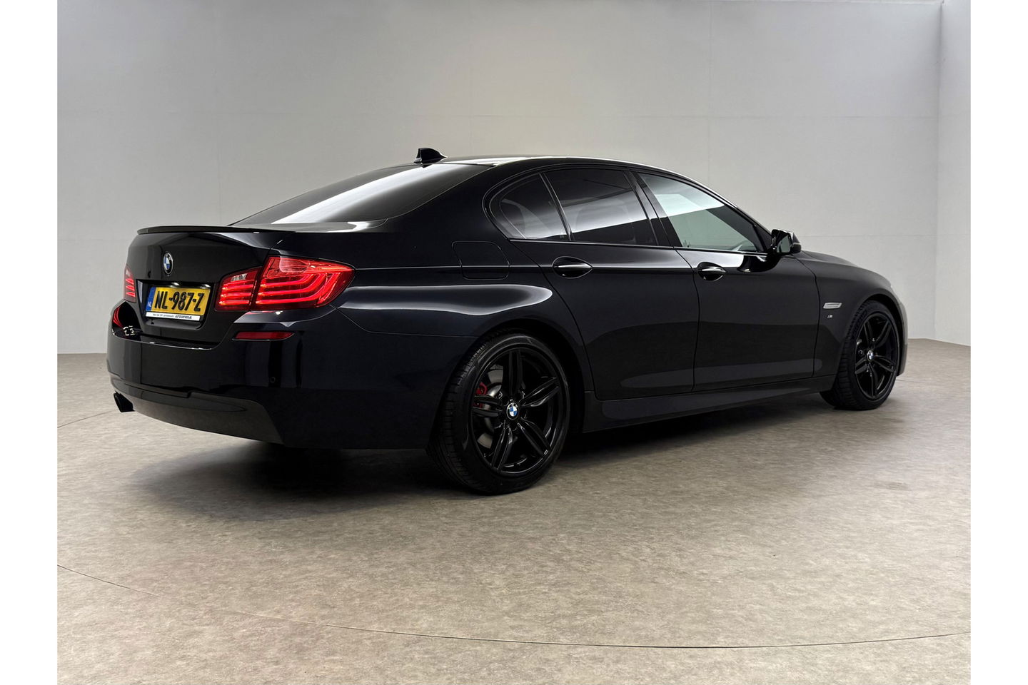 BMW 5 Serie 520i M Sport 184PK Pano LED Camera Clima Head up Display Memory Virtual Navi PDC Leder 19"LMV