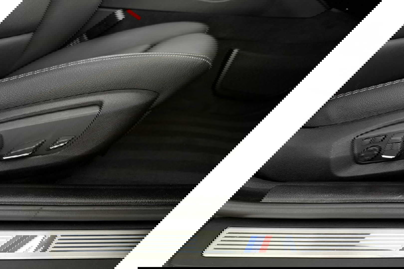 BMW 5 Serie 520i M Sport 184PK Pano LED Camera Clima Head up Display Memory Virtual Navi PDC Leder 19"LMV