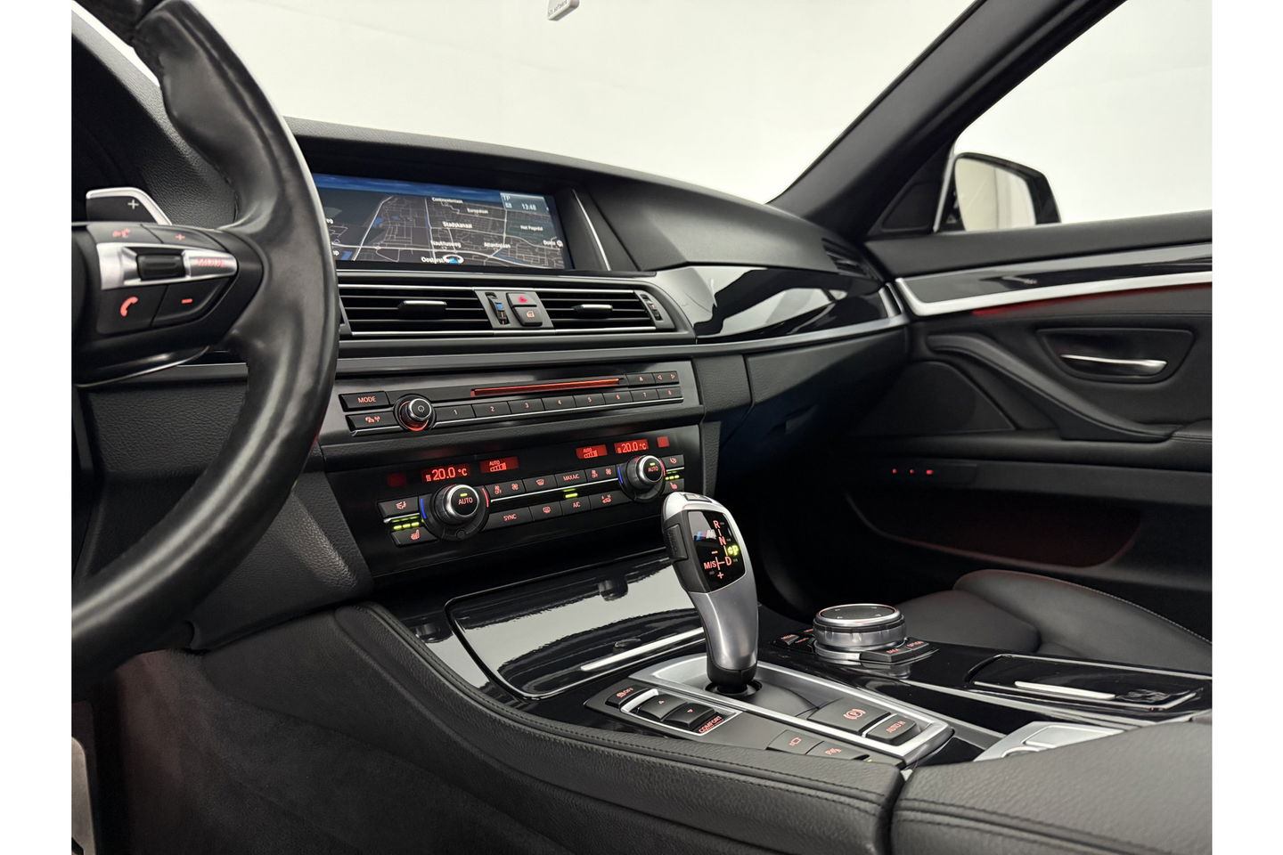 BMW 5 Serie 520i M Sport 184PK Pano LED Camera Clima Head up Display Memory Virtual Navi PDC Leder 19"LMV