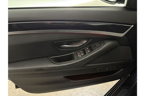 BMW 5 Serie 520i M Sport 184PK Pano LED Camera Clima Head up Display Memory Virtual Navi PDC Leder 19"LMV
