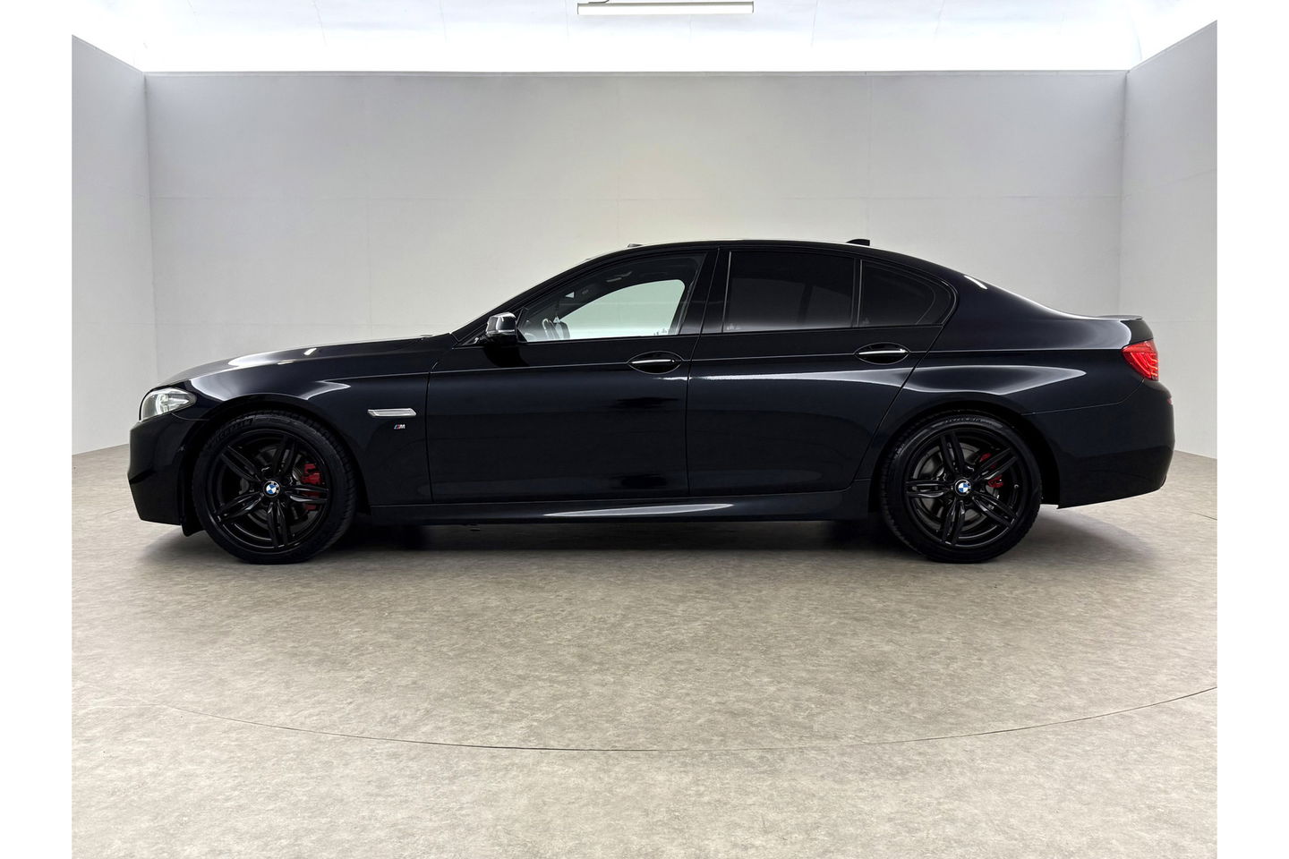 BMW 5 Serie 520i M Sport 184PK Pano LED Camera Clima Head up Display Memory Virtual Navi PDC Leder 19"LMV