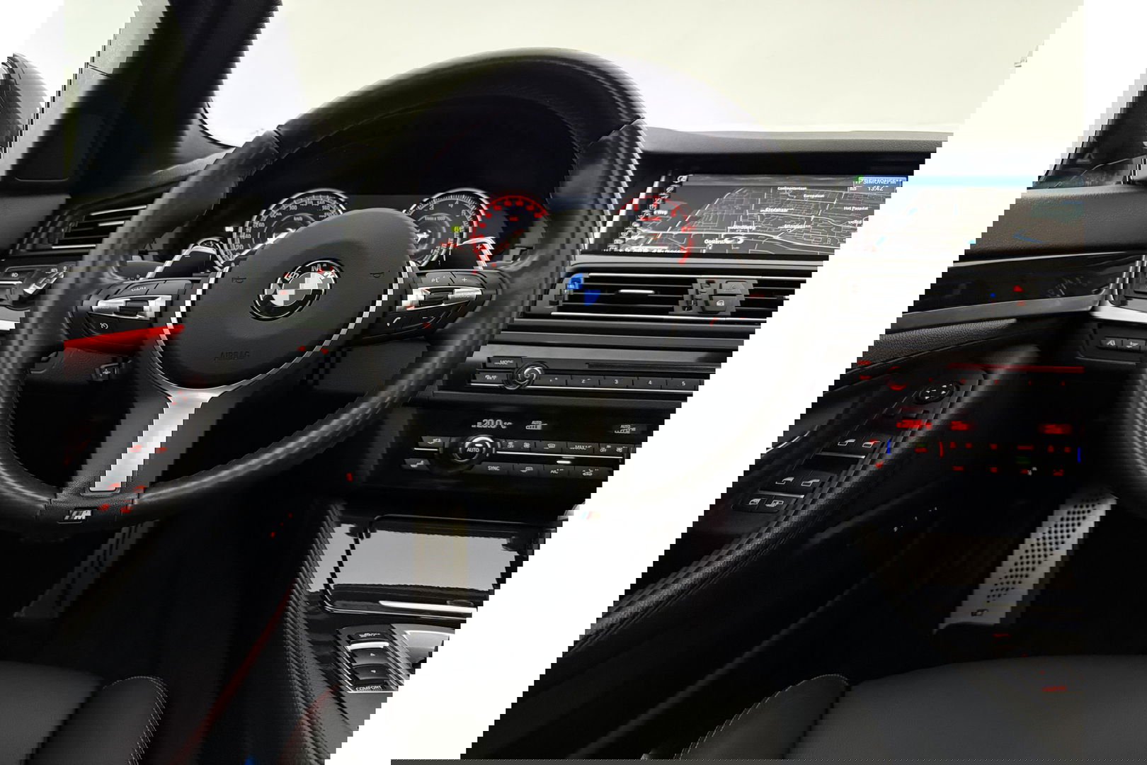 BMW 5 Serie 520i M Sport 184PK Pano LED Camera Clima Head up Display Memory Virtual Navi PDC Leder 19"LMV