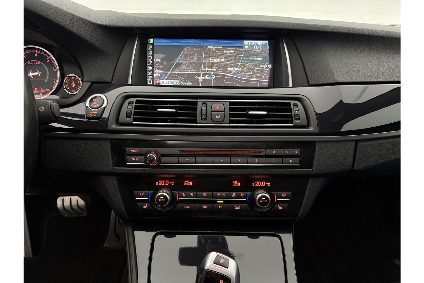 BMW 5 Serie 520i M Sport 184PK Pano LED Camera Clima Head up Display Memory Virtual Navi PDC Leder 19"LMV