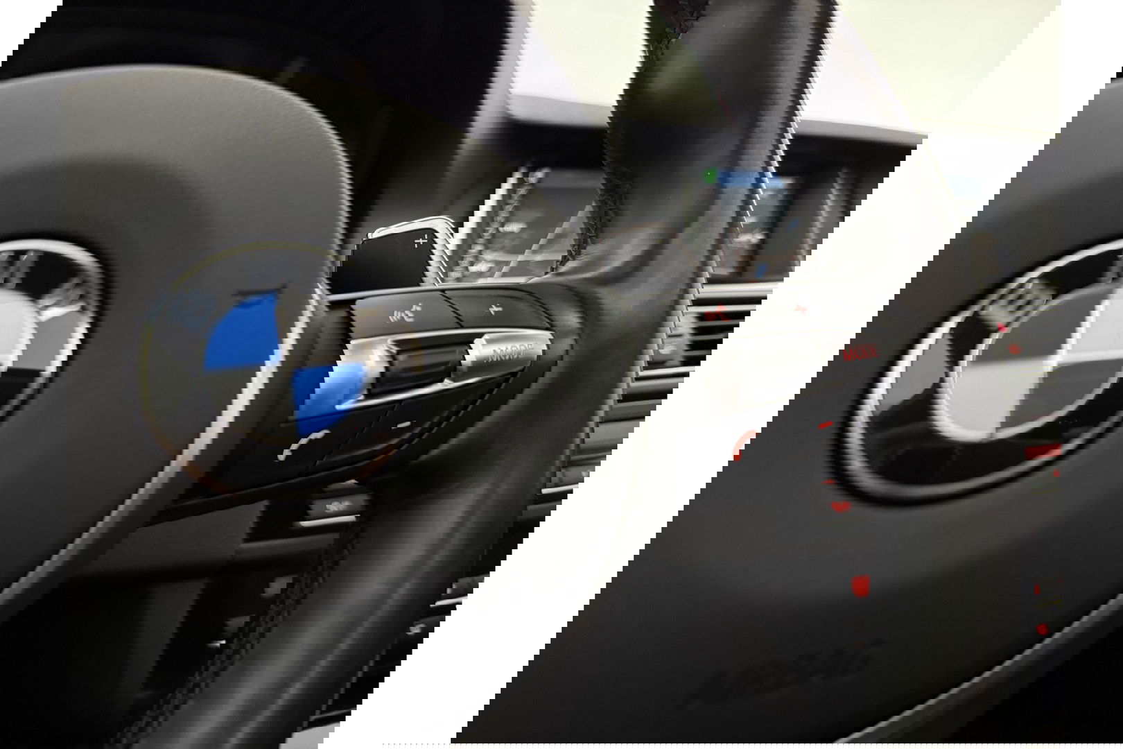 BMW 5 Serie 520i M Sport 184PK Pano LED Camera Clima Head up Display Memory Virtual Navi PDC Leder 19"LMV