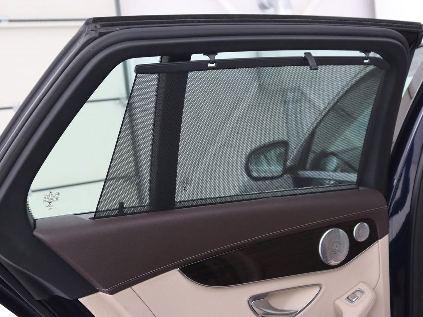 Mercedes-Benz C-Klasse 300e Avantgarde Luxury | Panoramadak | Luchtvering | Burmester | Stuurverwarming | 360 Camera | Leder | Stoelverwarming | Memory | Carplay | Sfeerverlichting | Matrix LED | PHEV | Plug In